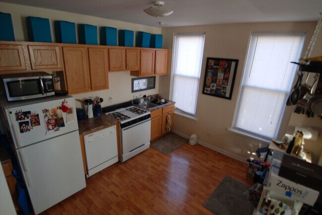 Photo - (2) Bedroom (1) Bath for Sept 1, 2022 Applications & Video @ markbweiss.com Unidad 2034  # 2 FRONT