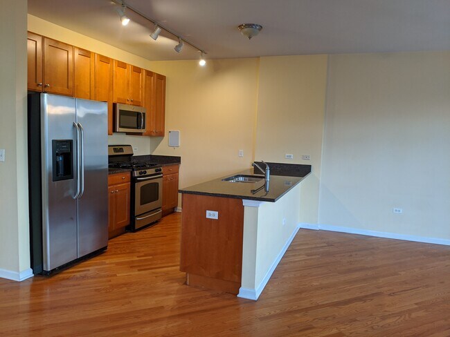 Photo - 757 W 14th Pl Unit 3B