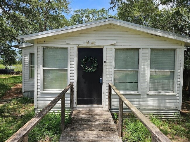 127 Iroquois Dr