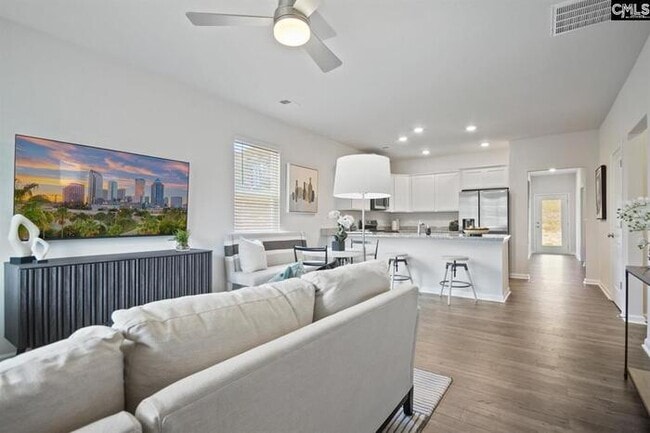 Photo - 445 Lady Liberty Wy