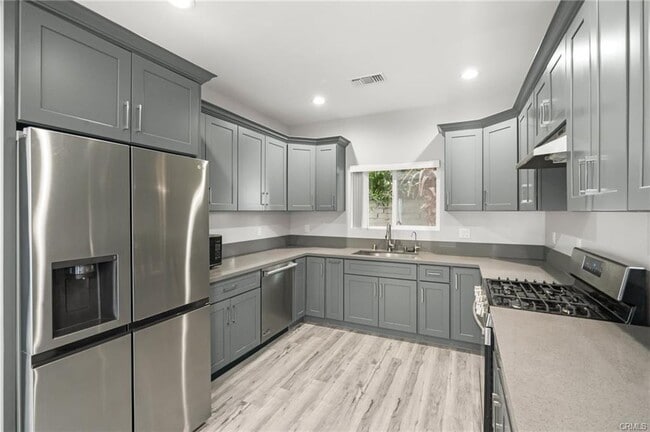 Photo - 8227 Ben Ave