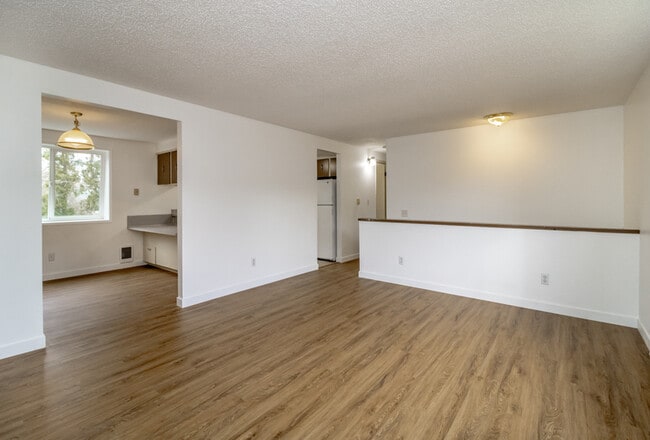 Photo - 13314 86 Ave E Unit B