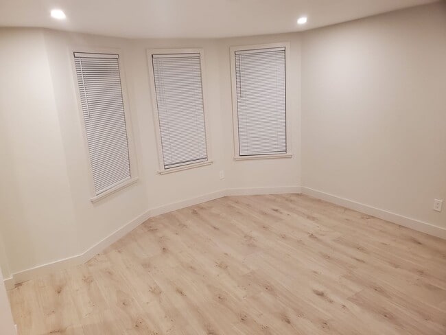 37 Howell St Unit 2