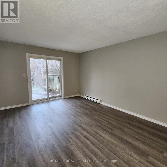 Photo - 725 Cricklewood Dr