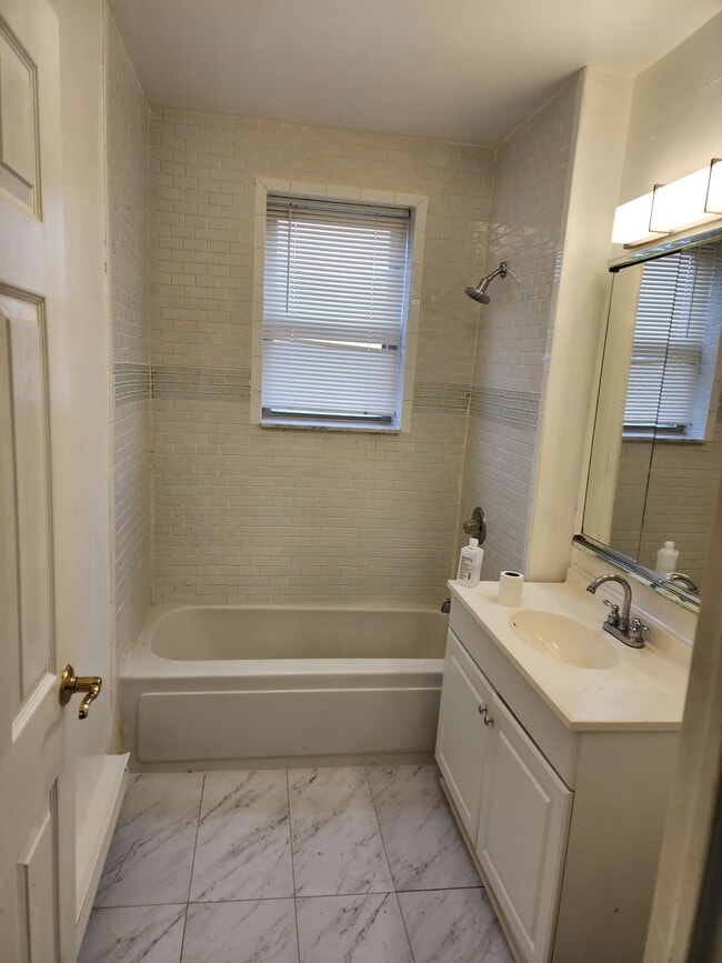 Photo - 19 Lyons Ave Unit 604