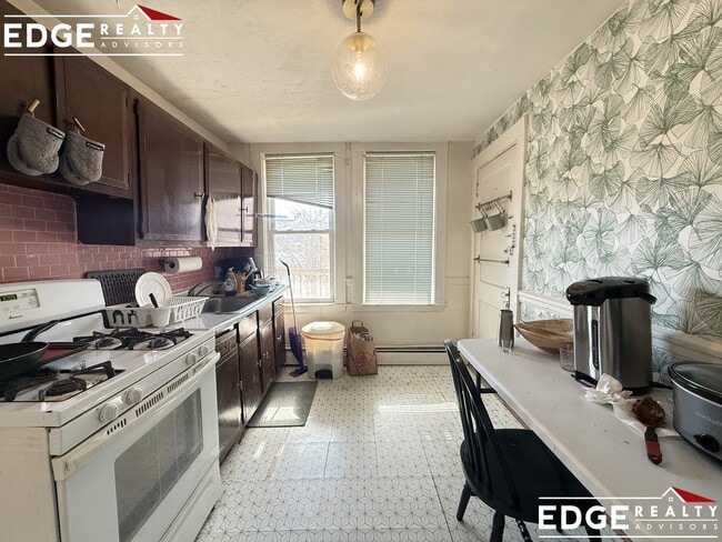 Photo - 1742 Commonwealth Ave Unidad 4