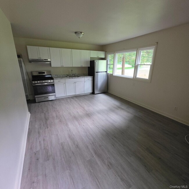 Photo - 2 Storybrook Ln W