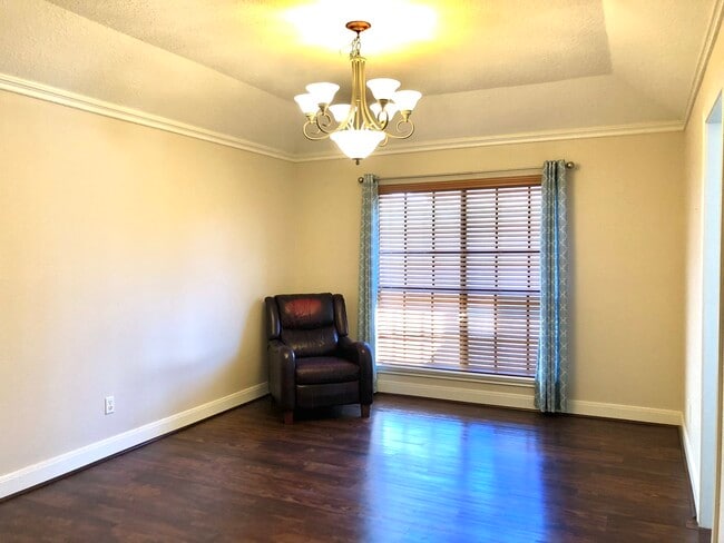 Photo - 106 Stony Point Ct