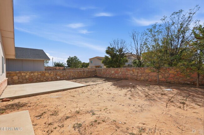 Photo - 3413 Yellow Rose St