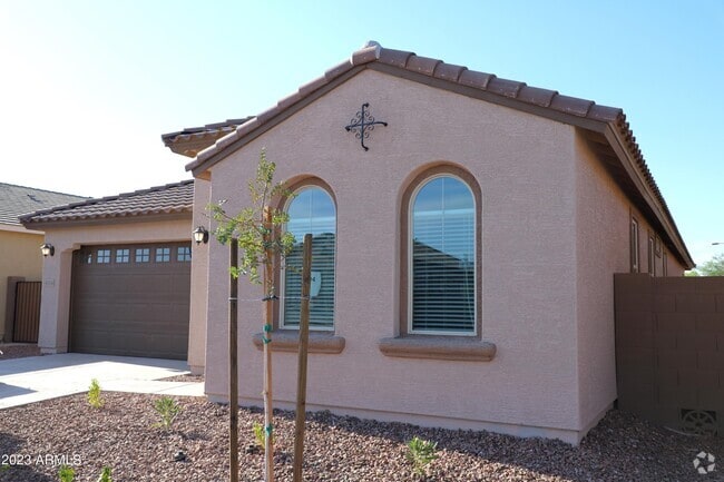Building Photo - 9316 W Sells Dr Rental