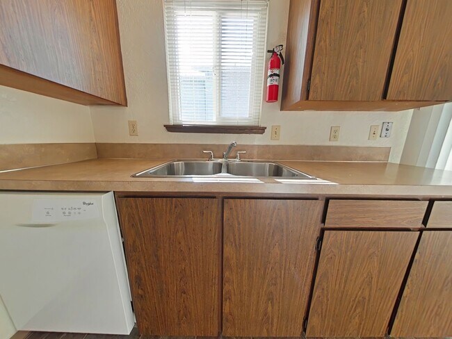Photo - 2 Bedroom Townhouse ~ Close to Downtown Unit 2521 SW Pickford #D