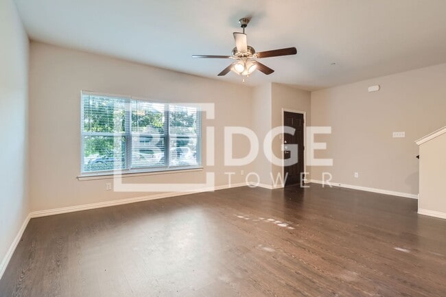 Photo - 1316 Lakecrest Ln