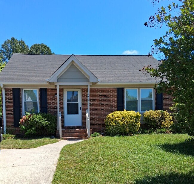 Building Photo - 1916-1918 Summerdale Drive Unit 1918