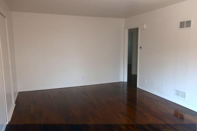 711 Highland Dr Unit 711