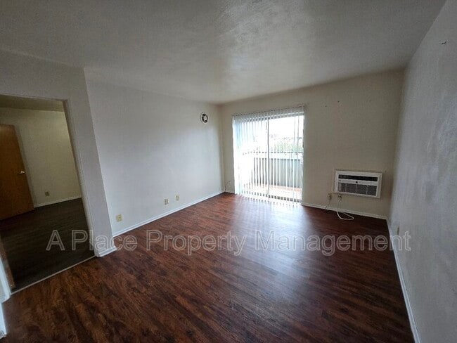 Photo - 2727 Hampton Ave