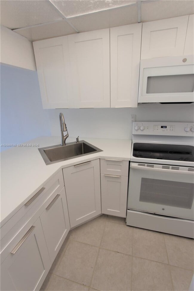 4550 NW 9th St Unit 808E
