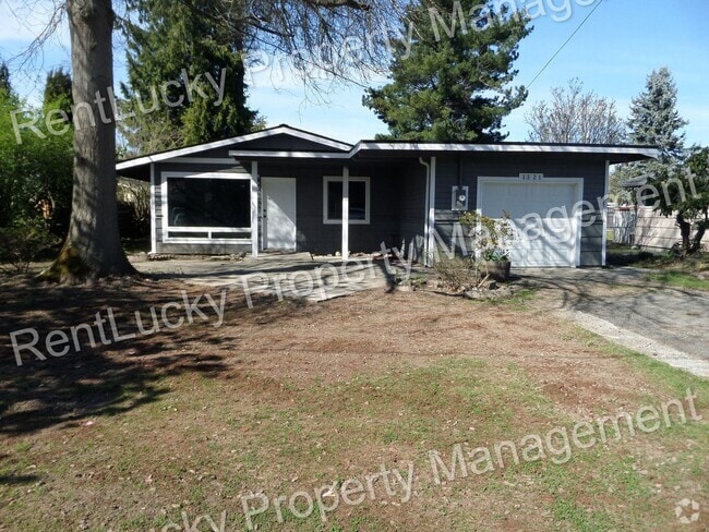Building Photo - Super Cute & Updated 3 Bedroom House FOR R...