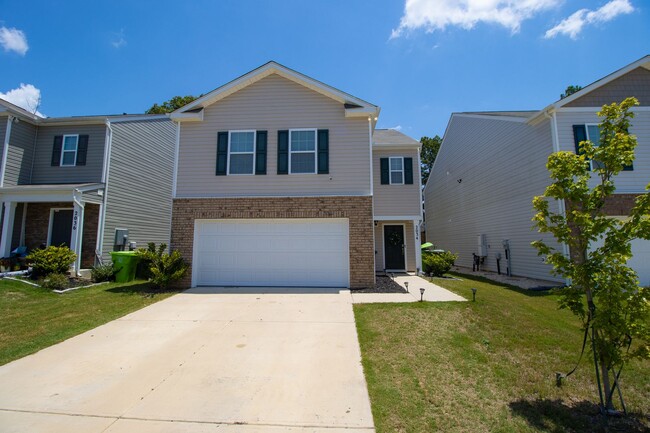 Stylish & Spacious Pet-Friendly Home in Bo... - Stylish & Spacious Pet-Friendly Home in Bo...