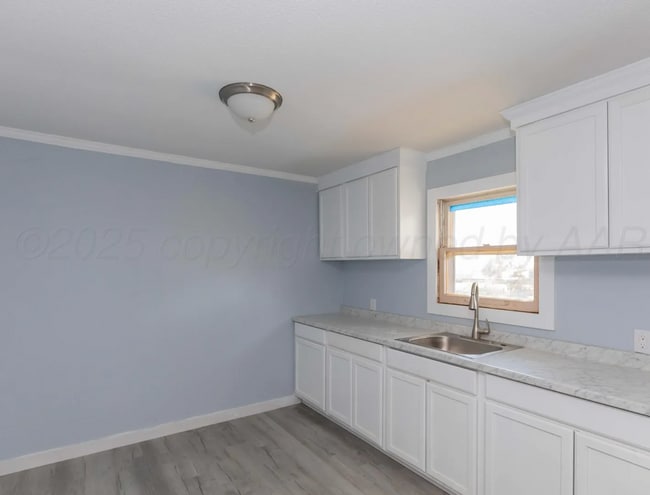 Photo - 1100 N Missouri St