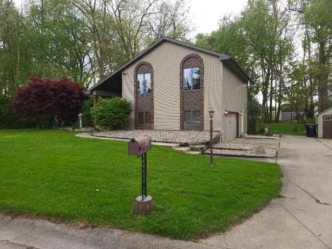 Photo - 11044 River Oaks Ln E