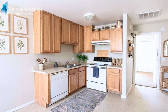 Photo - 8281 W Sandy Ln Unit 3