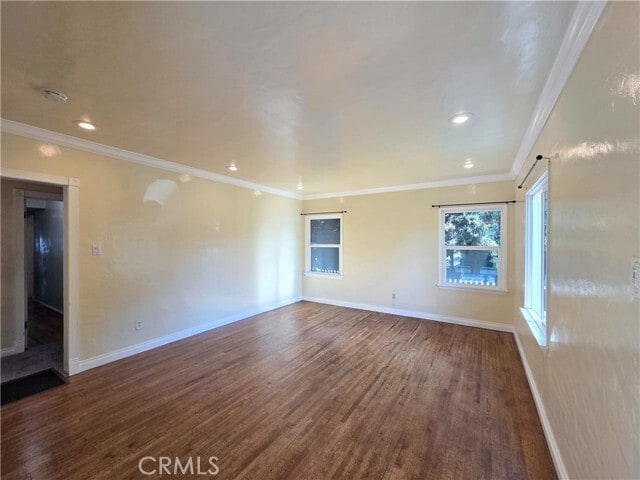 5589 Lemon Ave