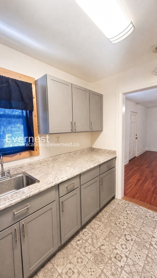Photo - 118 Cravens Ave