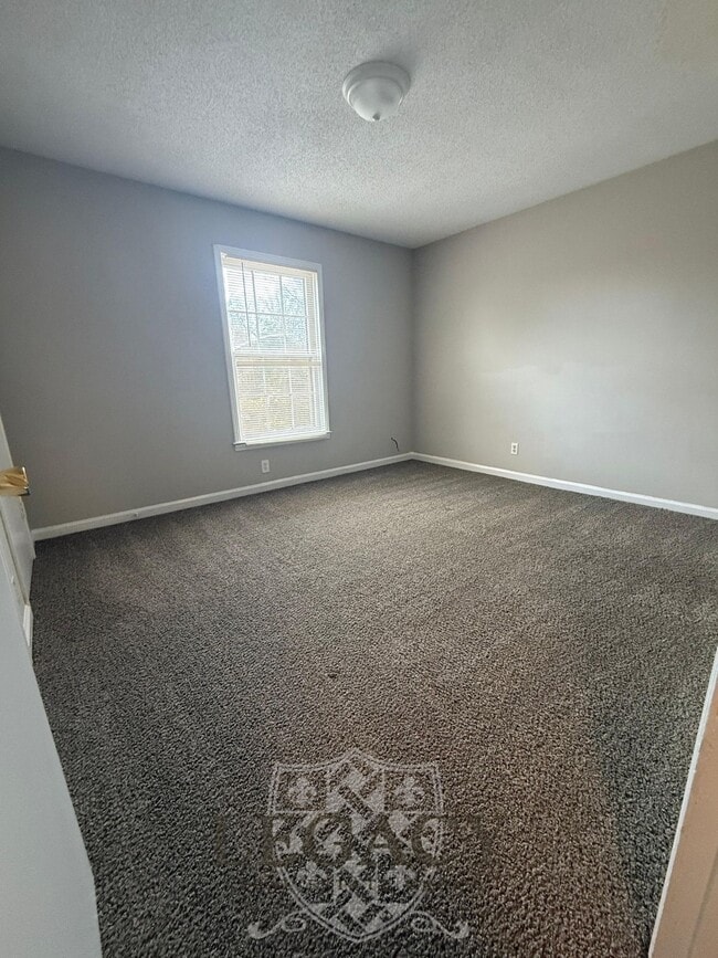 Photo - 813 Holder Ct