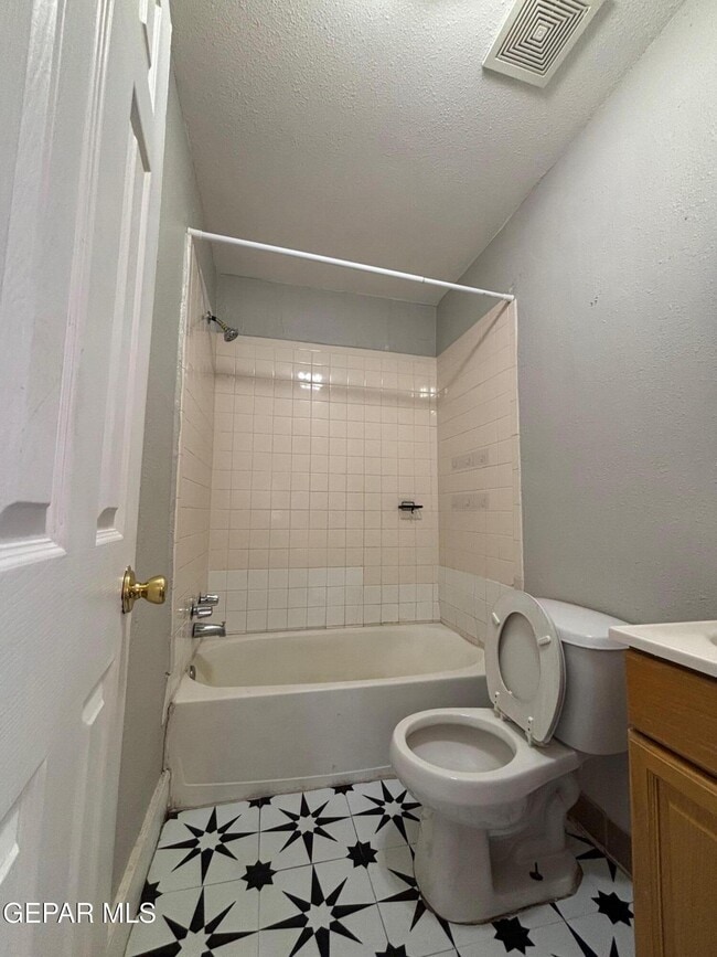 Photo - 813 N Virginia St Unit 2