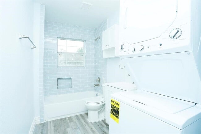 Building Photo - 3603 Bastrop St Unit 1