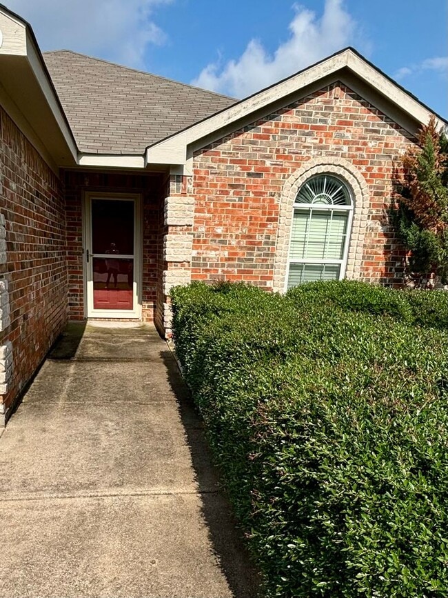 Photo - 2200 Halladay Tr