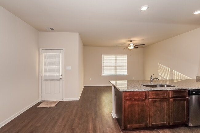 Photo - 6483 Rainbow Row