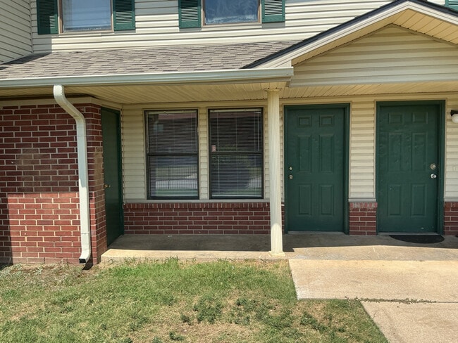 Building Photo - 4301 Yorkshire Dr Rental