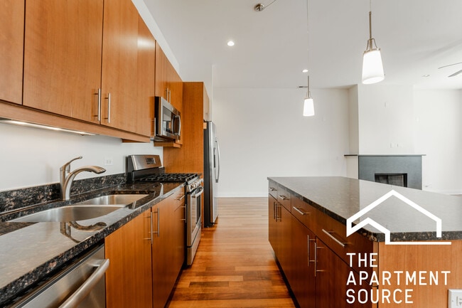 Photo - 1354 W Augusta Blvd Unit 201