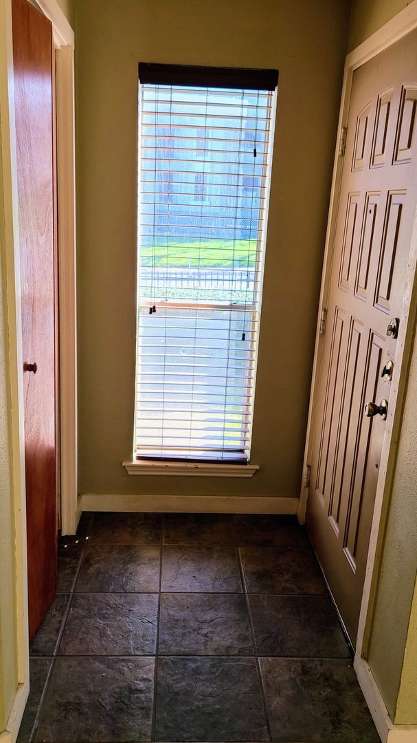 Photo - 2450 Wickersham Ln Unidad 102