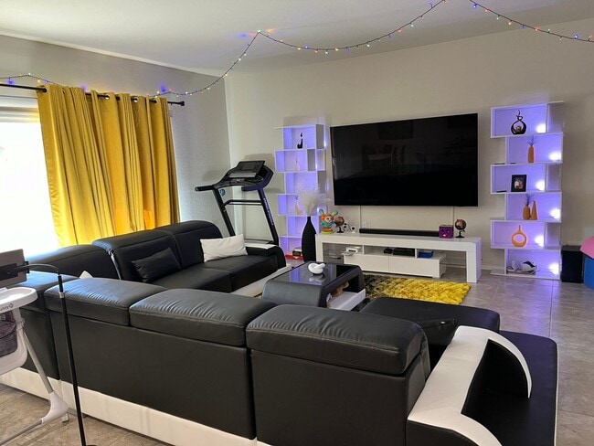 Photo - 36607 W Santa Monica Ave