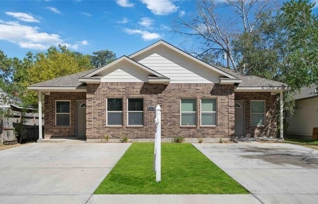 Building Photo - 5101 Southwind St