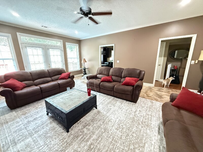 Photo - 6 Hickory Forest