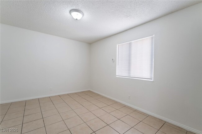 Photo - 833 N Bruce St