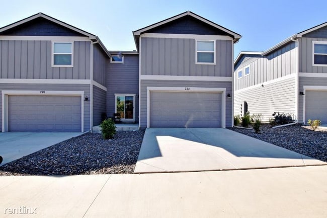 Photo - 704 Finch Dr