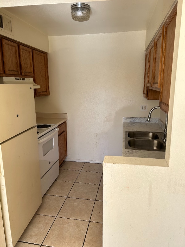 Photo - 1315 W 5th St