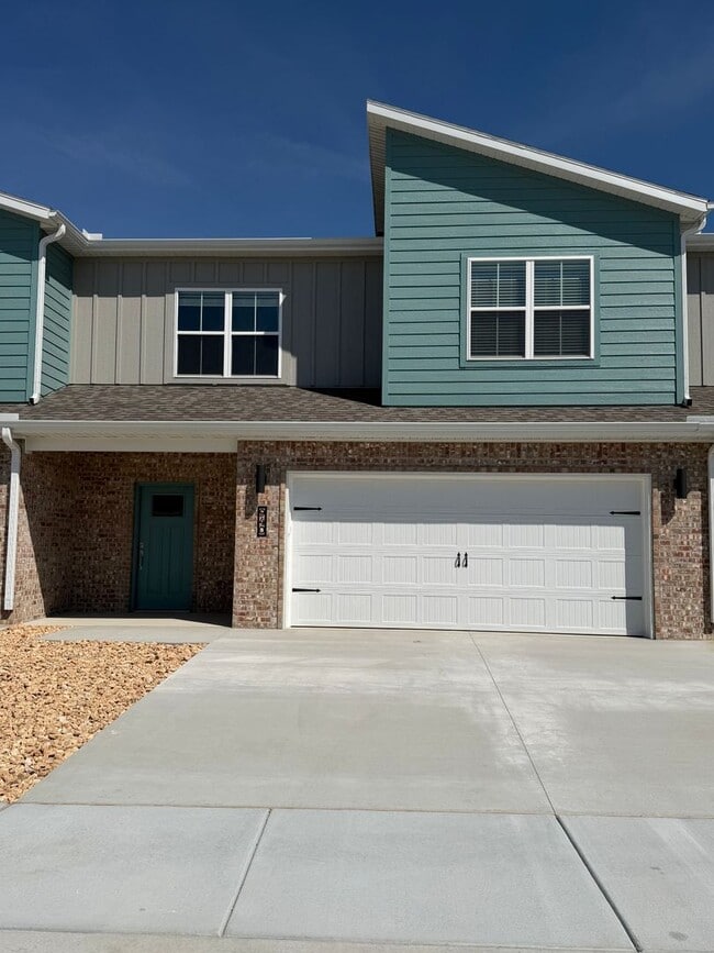 Building Photo - ***940 Seaborn Way***