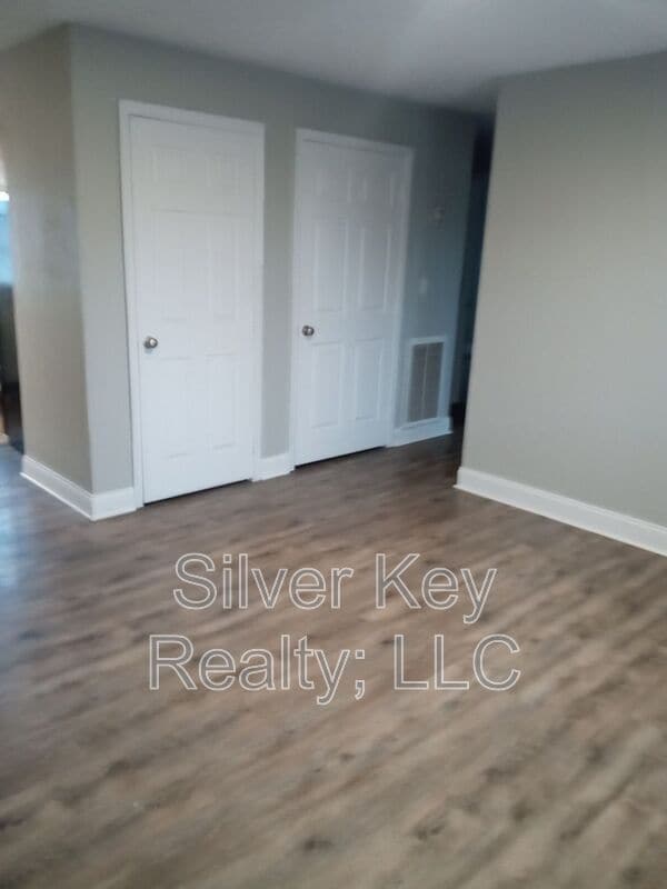 Photo - 408-410 Oklahoma St