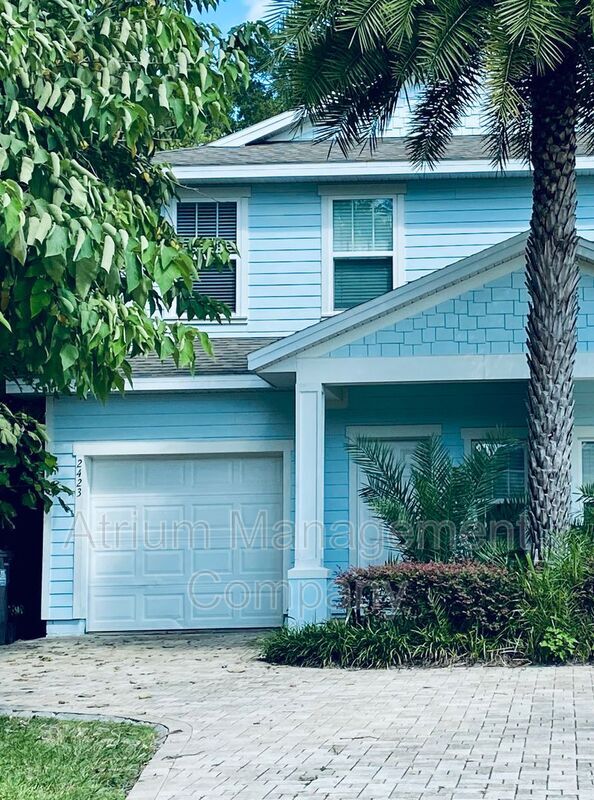 Building Photo - 2423 E Pine St