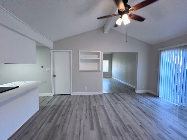 Photo - 10431- 10433 El Mercado Drive Unidad 10431 El Mercado Drive