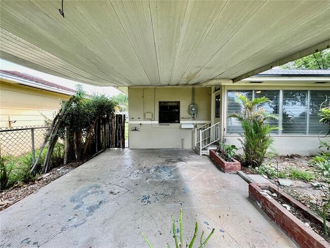 Photo - 1535 Grove St