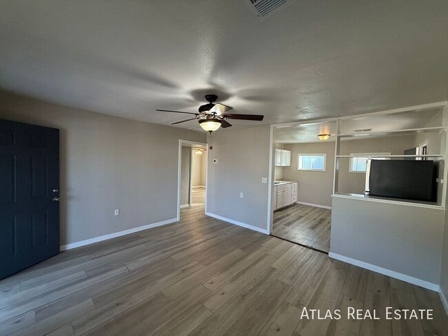 Photo - 1741 W Desert Cove Ave Unit 1