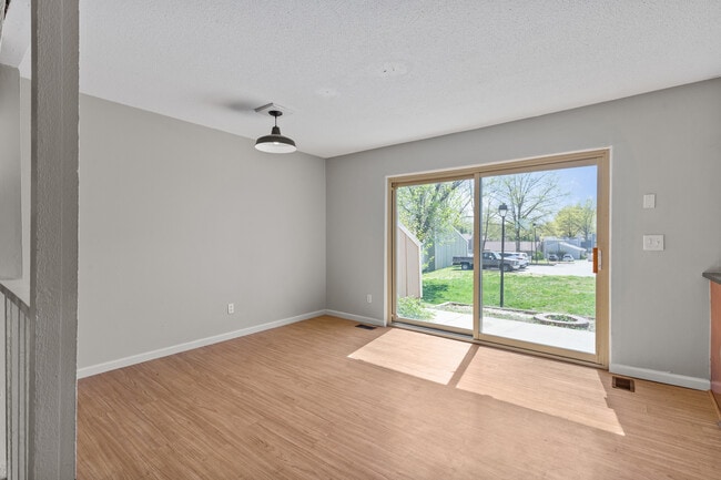 Photo - 147 Harbor View Dr Unit 147
