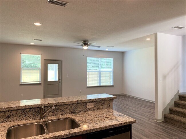 Photo - 626 Magnolia Bend