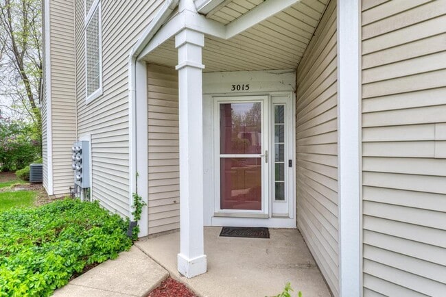 Photo - 3015 Kentshire Cir